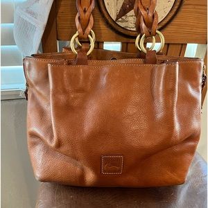 Dooney & Bourke leather handbag. Excellent condition